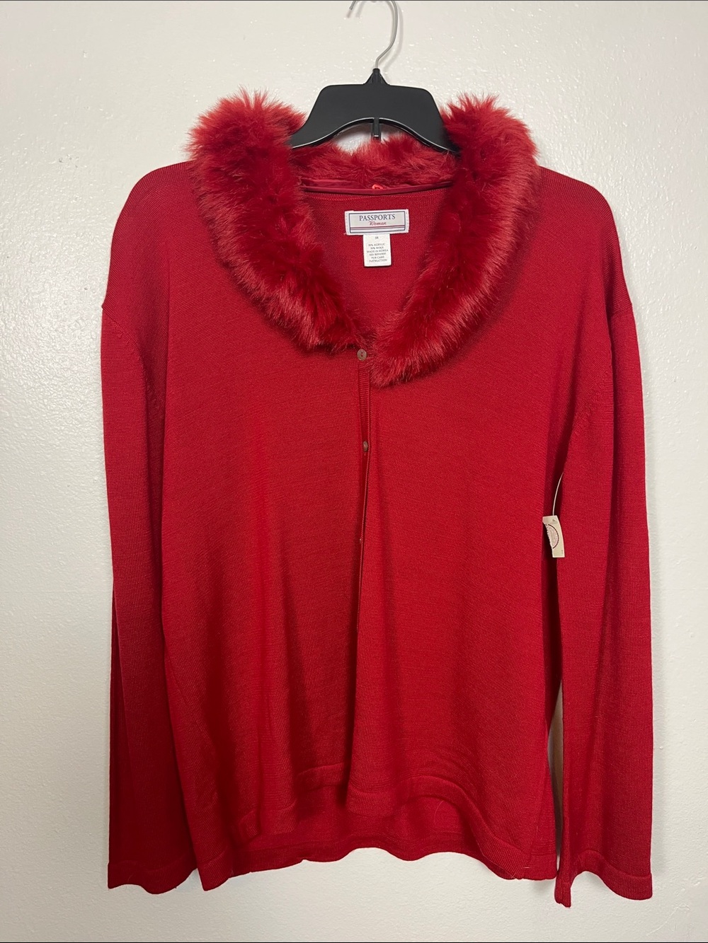 Passport Woman Red Faux Fur Collar Cardigan